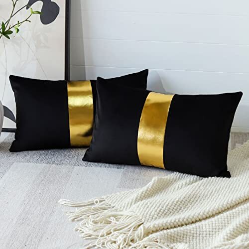 Velvet Throw Pillow Covers with Gold Leather 12x20 Inch (Pack of 2) Black - Afbeelding 1 van 7