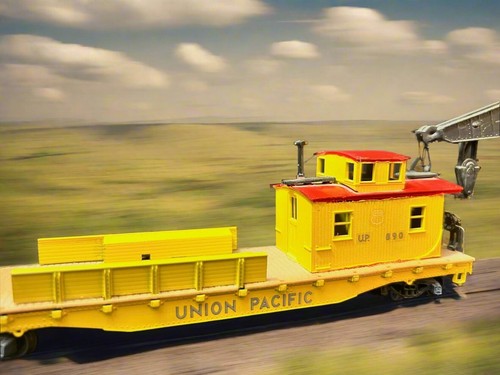 Tyco, Santa Fe Crane Car & Union Pacific Boom Tender, HO Scale - Picture 2 of 11
