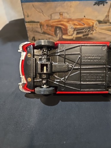 Hubley Mercedes-Benz 300SL Screw Bottom Model Car w/Customizing Kit BOX see Note - Picture 12 of 22