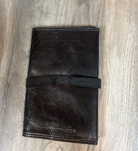 BCBG MAXAZRIA BLACK LEATHER FOLDING TRAVEL CASE WALLET SIZE 6x9 - Picture 2 of 11