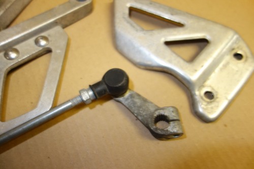 Suzuki Gsxr gsxr1000 1000 K1 K2 set of driver's footrests rearsets pegs damaged - Picture 7 of 10