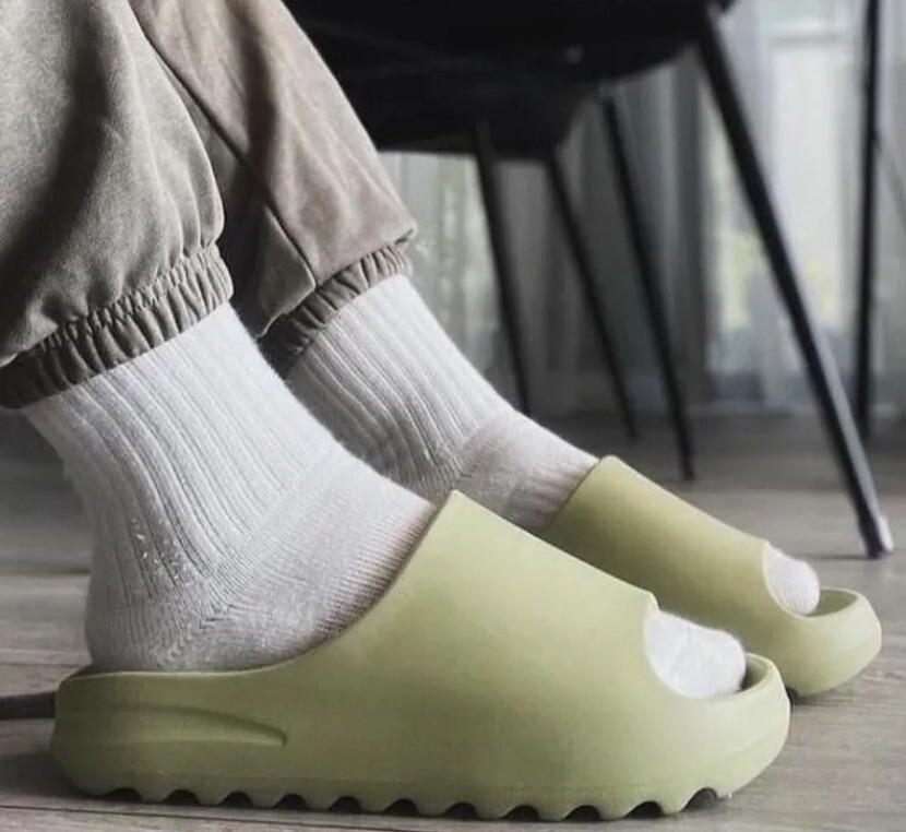 On Feet Green Yeezy Slide Yeezy Slide Resin On Feet YEEZY Perdete