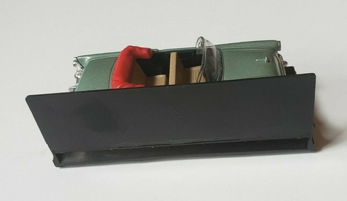 New-Ray 1955 Buick Century #48699 diecast car on display 1998 Green red 1:43 - Picture 5 of 7