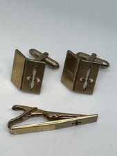 Vintage Cutout Fleur de Lis Gold Tone Cufflinks 15mm Tie Clip Set