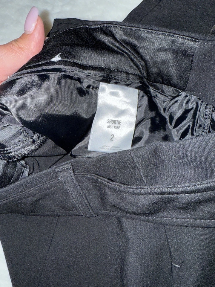 Express 高腰黑色短裤,Effortless Style,尺寸 2 — 第 4/4 张图片