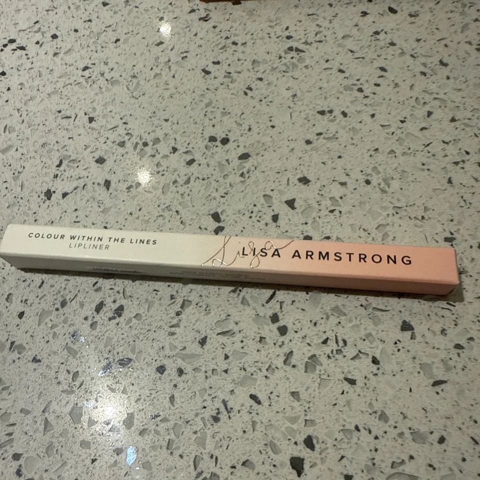 Avon Lisa Armstrong Colour Within The Lines Lip Liner - Shade Camilla Dark Red - Image 2 of 3