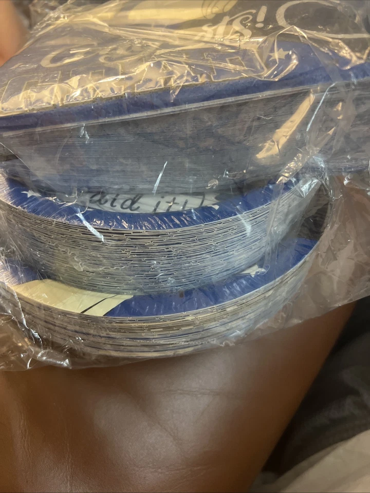 150 Piezas Platos y Servilletas de Graduación - Azul Felicidades Grado. Foto 2 de 2