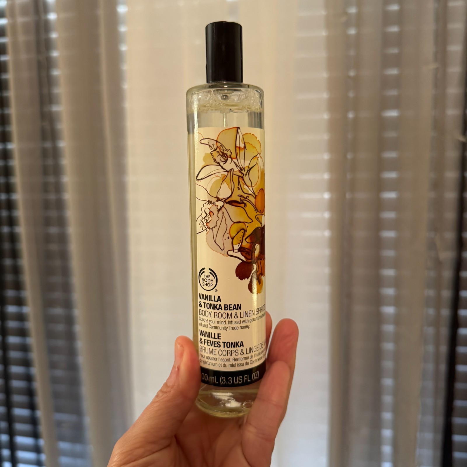The Body Shop Vanilla & Tonka Bean Body - Room - Linen Sprit