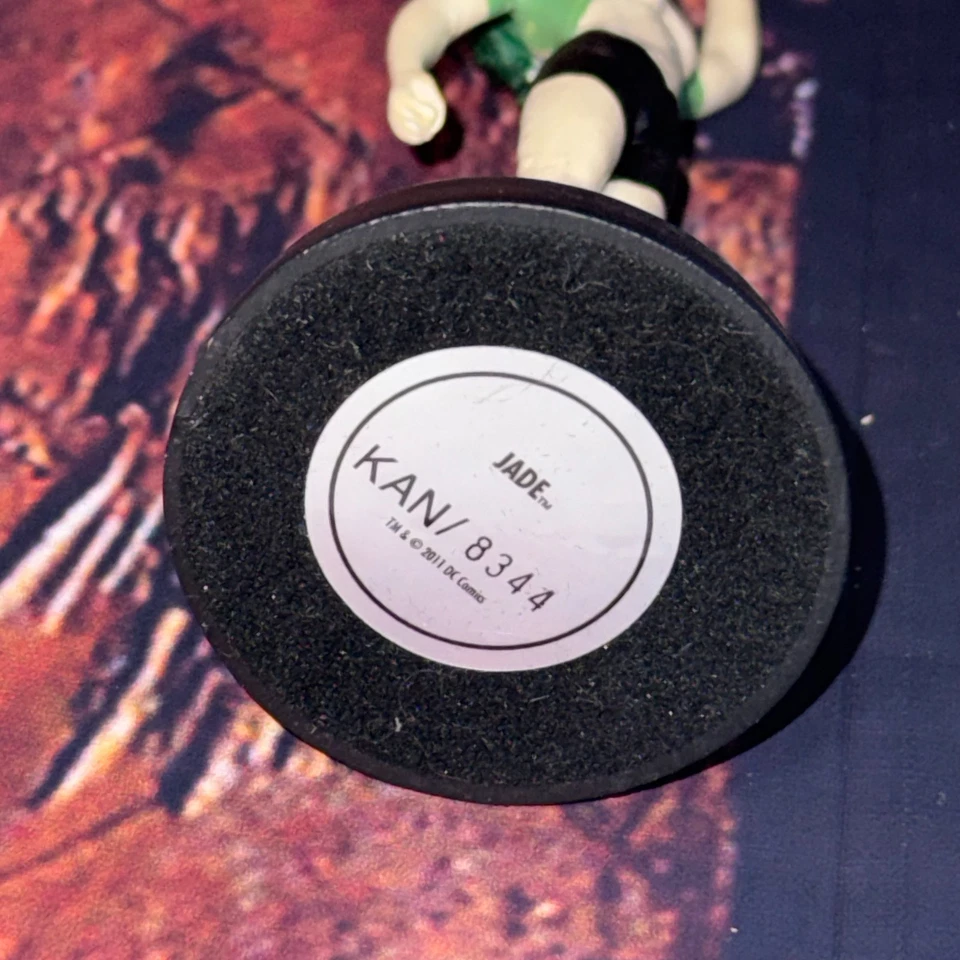 Estatueta colecionável Eaglemoss 2011 DC Comics JADE Die-Cast LEIA - Imagem 3 de 4