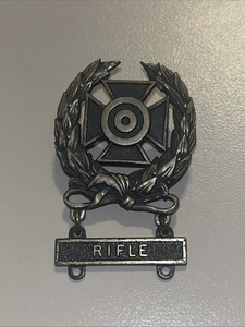 US Army Expert Marksmanship Sterling Silver Badge Pin  w/ RIFLE bar
