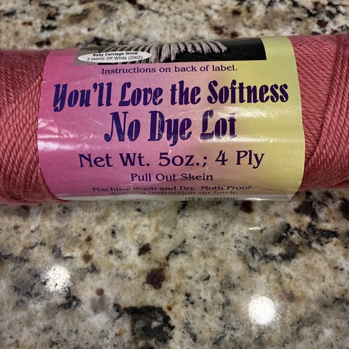 Soft Creations Vintage Yarn Skein 5 Oz Soft Carnation - Picture 2 of 3