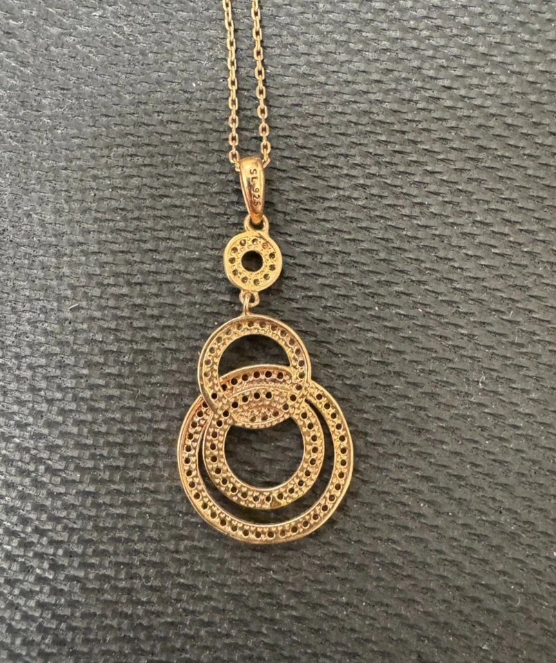 Collar colgante Suzy Levain circonita cúbica rosa plata esterlina círculo lazo Foto 4 de 4