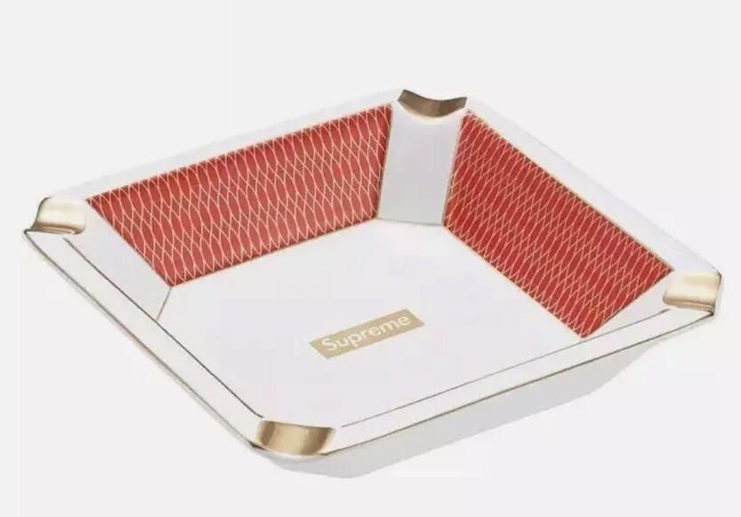 BRAND NEW Supreme Small Ashtray RED FW22 Supreme New York 2022