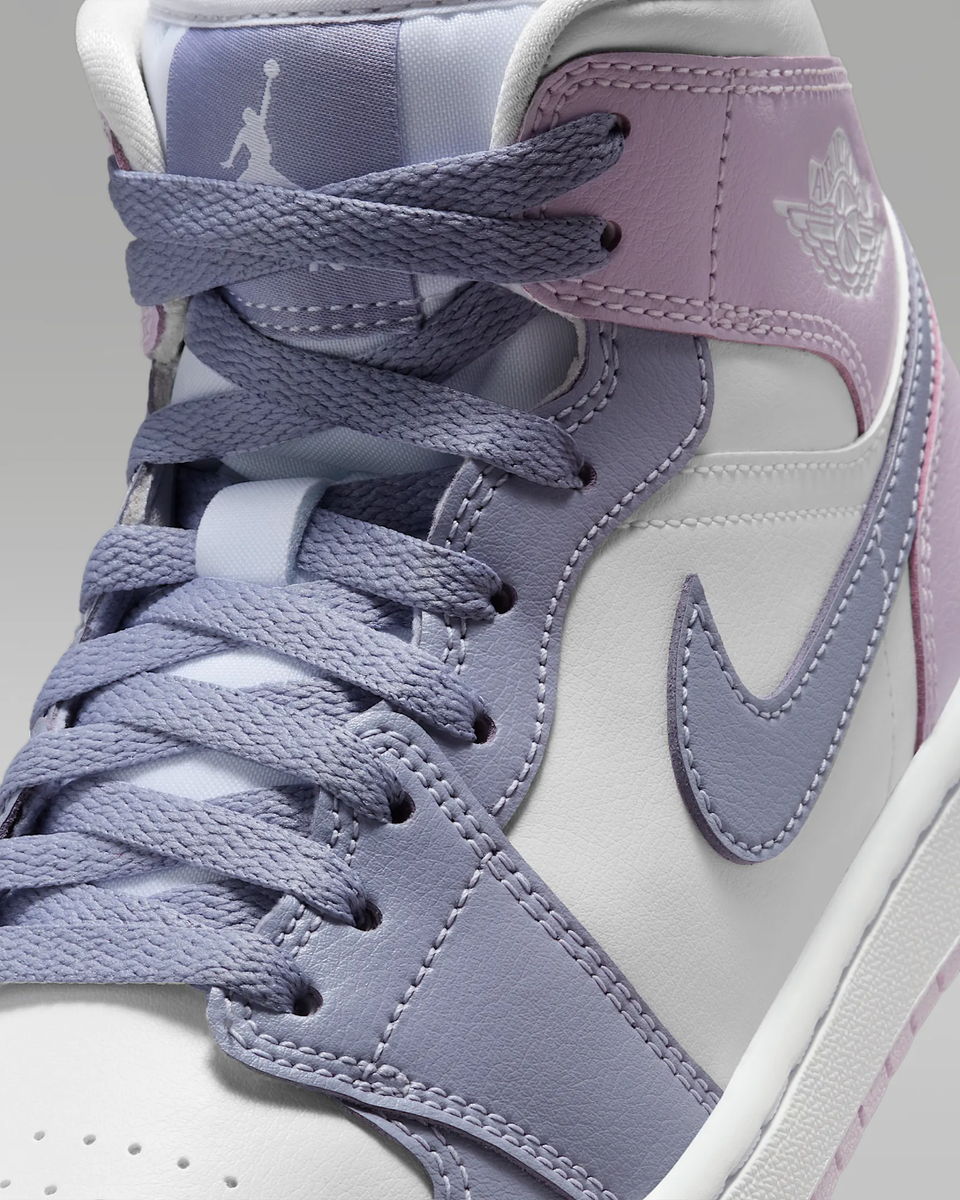 NIKE / AIR JORDAN 1 MID_エア ジョーダン 1 ミッド/25cm/Indigo Haze/White Jordan Air 1 Mid Women's Shoes in Indigo Haze/White/Doll | eBay