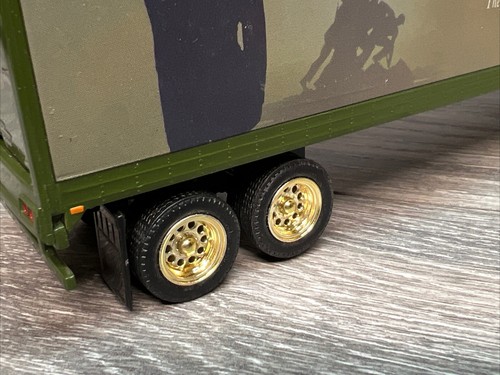 Tonkin Replica 1/53 Heros Series Gold KENWORTH W900L Sleeper Truck & Trailer Set - Picture 13 of 20
