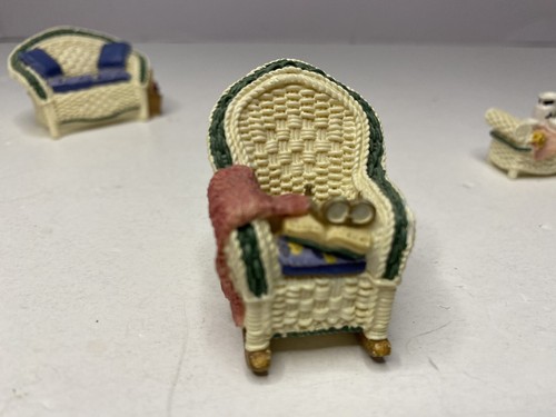 Avon Collectibles Victorian Memories Miniature Doll Furniture Wicker Porch 3pc - Picture 6 of 11