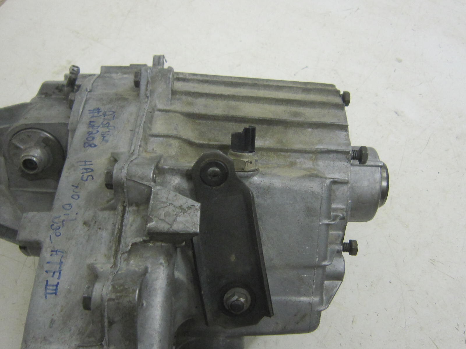 CHEVY NP208C TRANSFER CASE PASSENGER SIDE DROP 27 SPLINE 8188 CHEVY