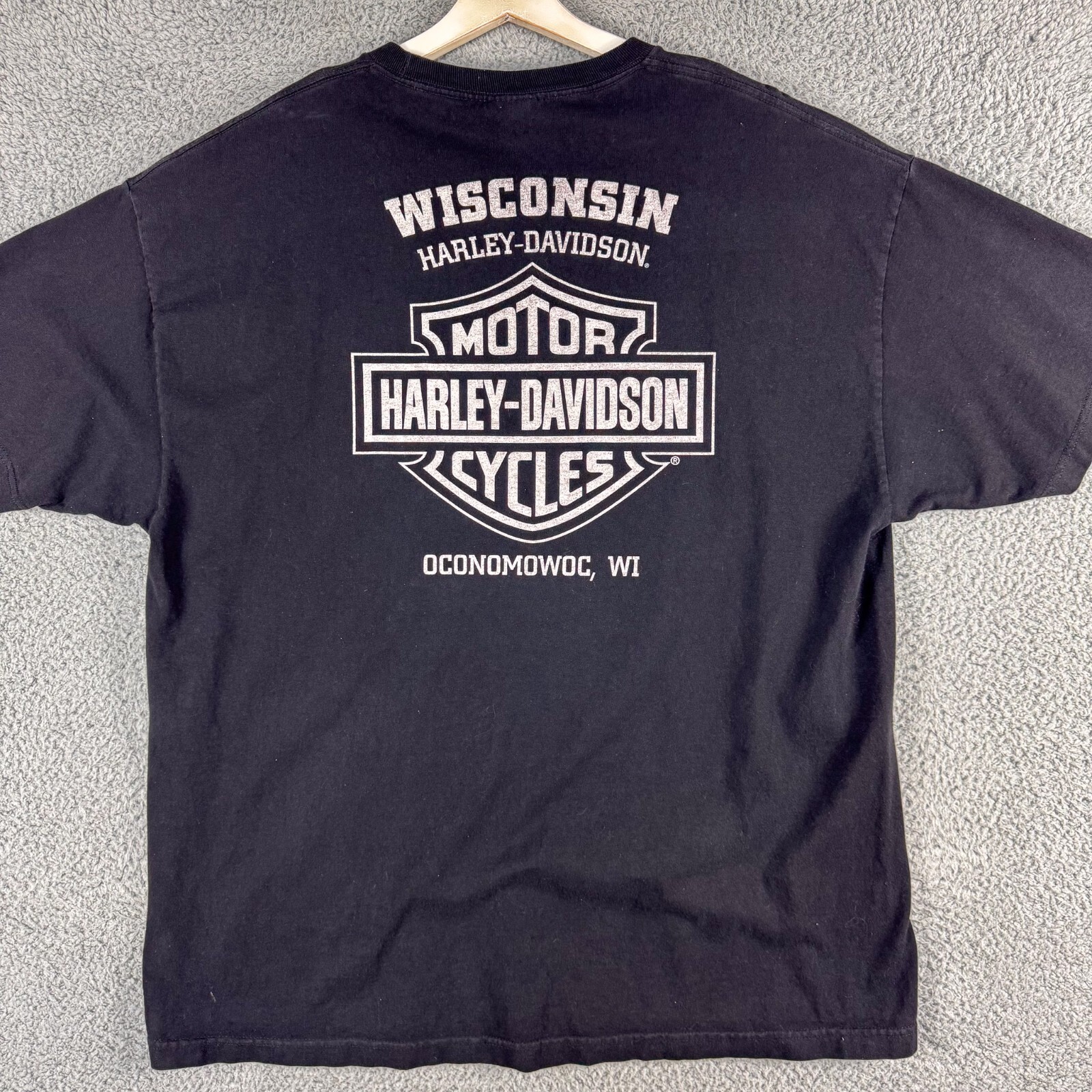 Harley Davidson Motorcycles Tee Mens XXL Black Skulls Oconomowoc Wisconsin Biker