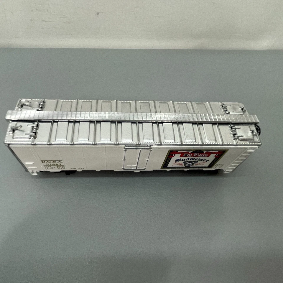 Debois Brewing Co Budweiser Train Freight Car Beer Reefer HO Scale White - Image 3 of 4