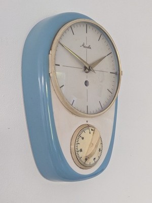 VINTAGE RETRO MID CENTURY KERAMIK KÜCHEN WANDUHR mit SCHLÜSSEL. GUTER ZUSTAND
