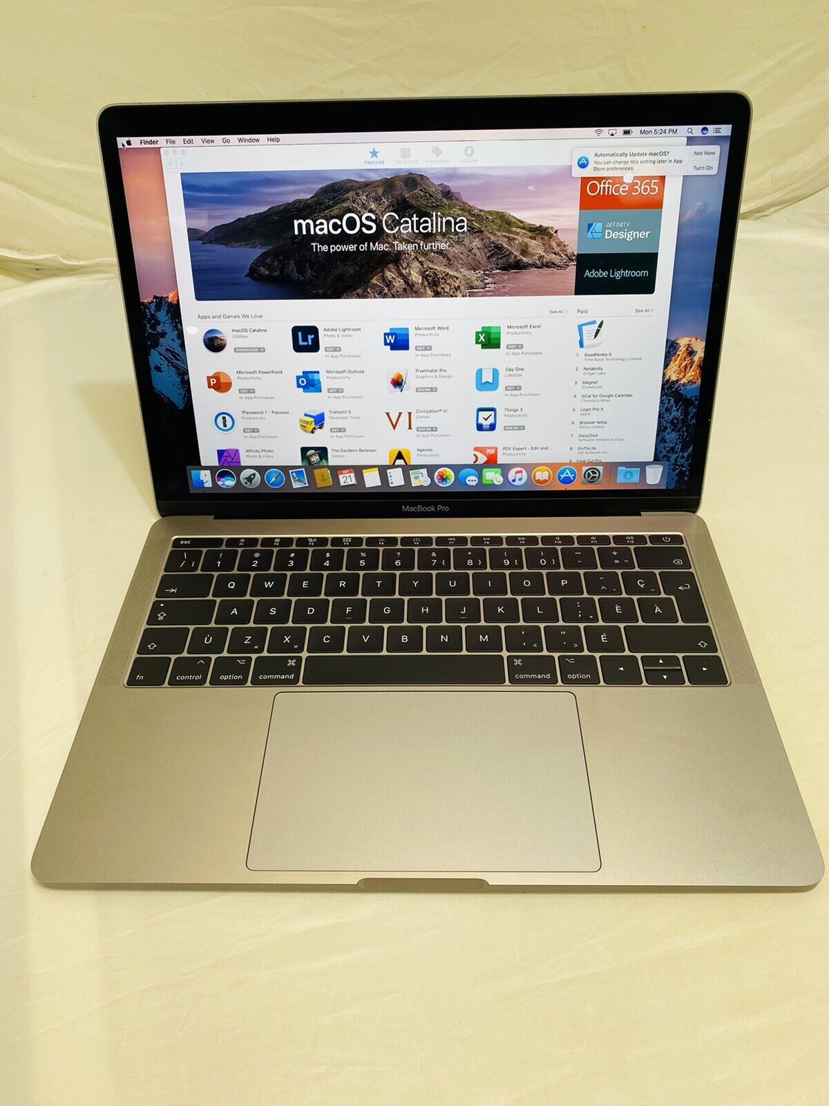 MacBook Pro13-inch,2016, Two Thunderbolt 3 ports 2GHZ i5 8GB RAM