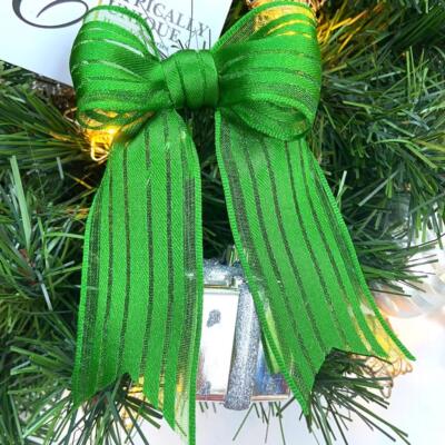 5 Schleifen vorgebunden handgefertigt Weihnachtsbaumband grün gestreift Draht Kante 'Gina'