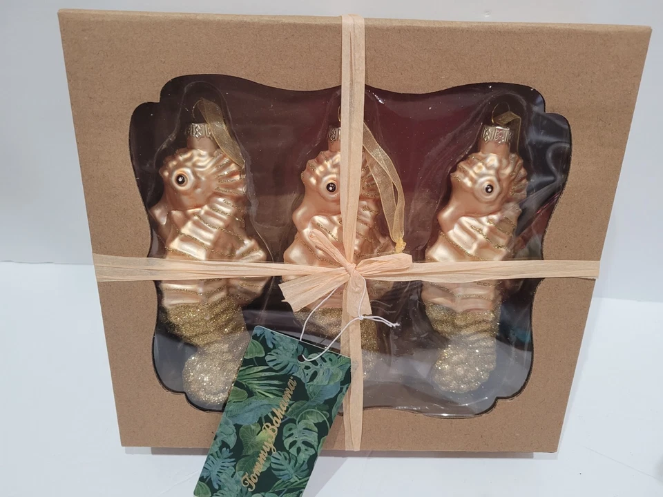 Juego de 3 adornos de vidrio de caballito de mar dorado costero Tommy Bahama de Navidad Foto 4 de 4