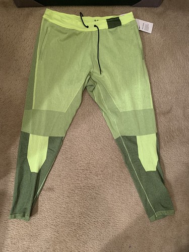 Nike Sportswear Tech Pack - Volt/Black 