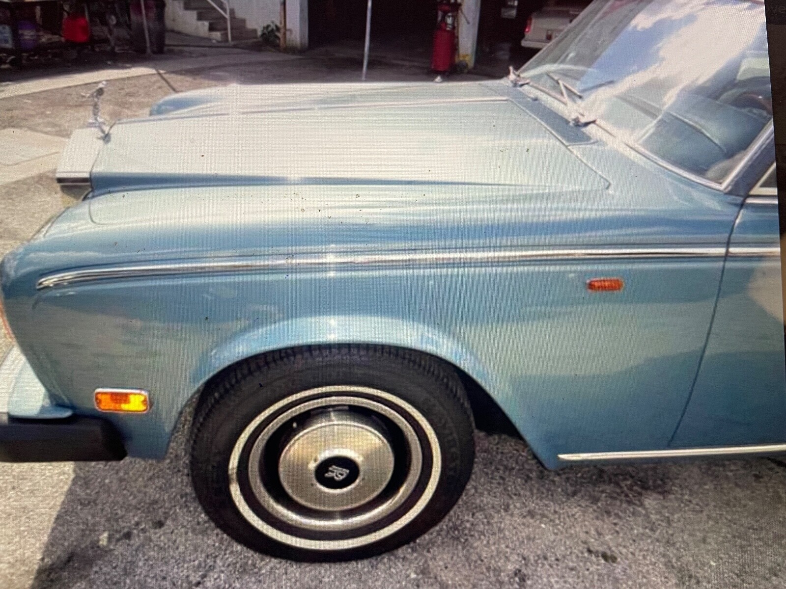 ROLLS ROYCE CORNICHE FRONT WINDSHIELD GLASS FROM 1980 TO 1993
