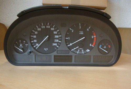BMW E39 Touring 525tds 105kW 1999 VDO Tacho Kombiinstrument 6211-8381198