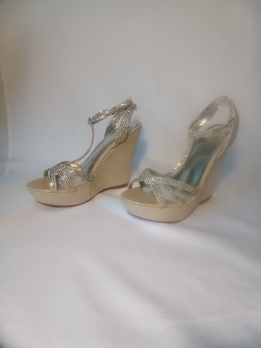 Material Girl Silver Beaded Pamper 5 3/8" Wedge Strappy Sandals Size 9M - Picture 2 of 8