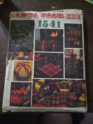 Vogue Patterns Santa Pack III 1541 Placemats Pouch Pillow Tree Wreath & etc