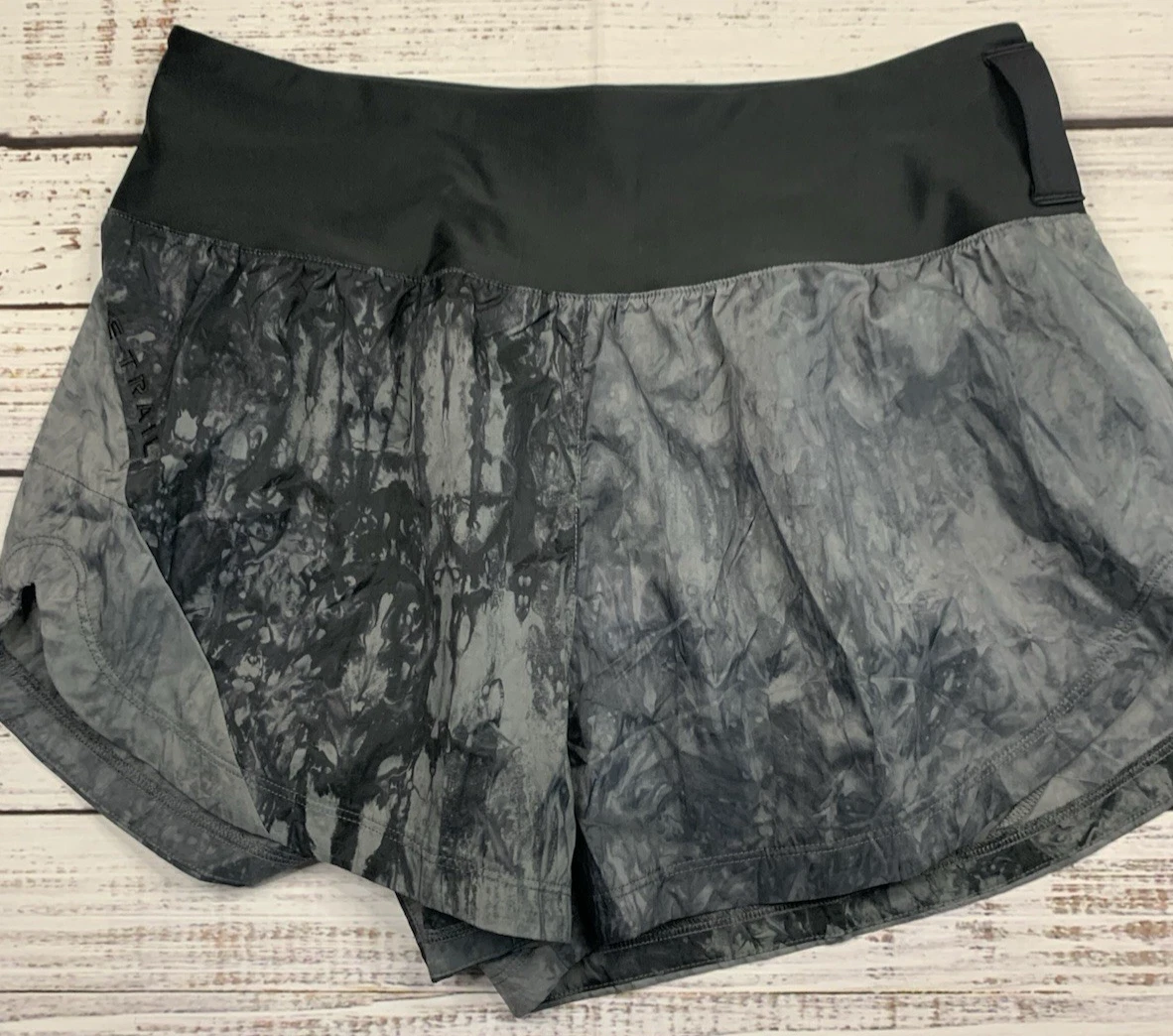 Nike Trail Repel Women's Running Shorts Mid-Rise Brief Lined FN2647 Black MEDIUM
Opens in a new wind