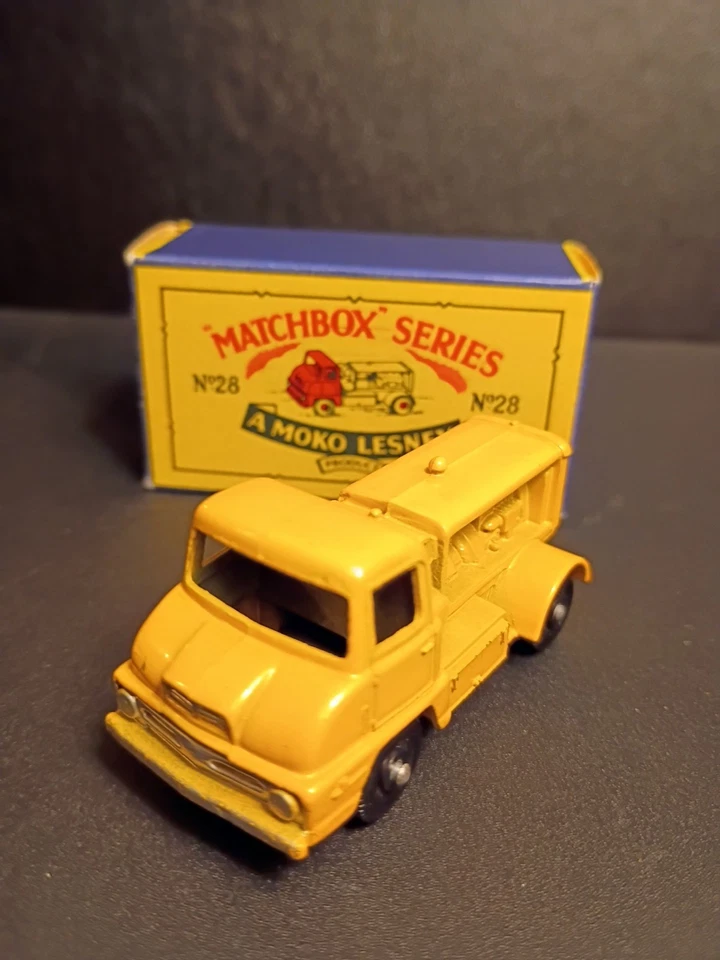 Camión compresor Matchbox #28B Thames Trader raro plateado radiador CrispOrig B4Box Foto 3 de 4