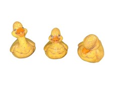 VTG DUCK FIGURINES Set of 3 Resin Yellow Ducklings Country Farmhouse Decor