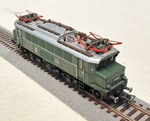 TRIX H0 2440 E-Lok E05 001 der DRG NUR ERSATZGEHÄUSE ohne Zubehör | Condition: Gebraucht