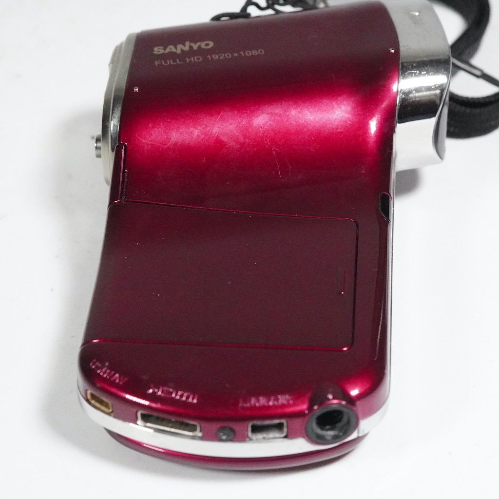 SANYO Xacti DMX-CG110 Wine Red 14.3 MP Digital Movie Camera w