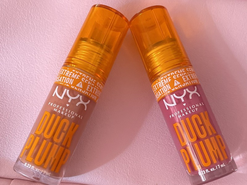 2 x NYX PROFESSIONAL MAKEUP Duck Plump Lip Gloss~BNWOB~Apricot/Pink~MSRP $26