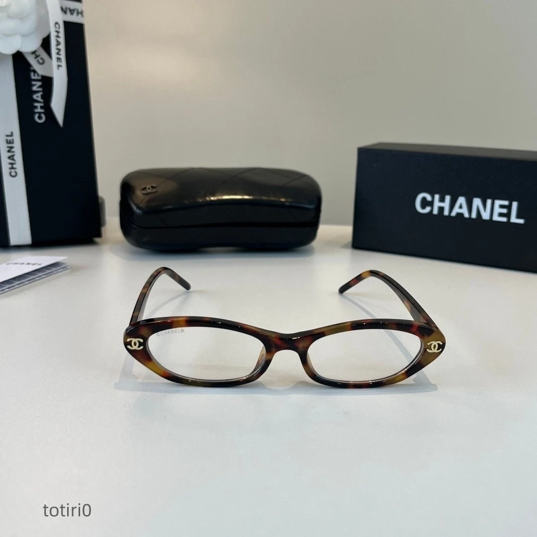 希少✨美品✨CHANELシャネル　リーディンググラス 25+ CHANEL Clear Fashion Eyewear & Glasses for Women for sale