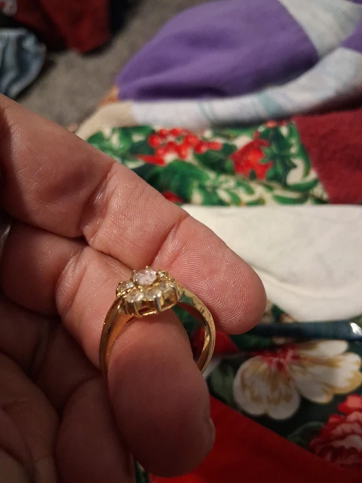 Gold Colored Fashion Ring with Stones Size 8 - Image 3 of 4