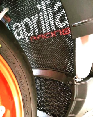 2009-23 Tuono & RSV4 "Aprilia Racing" Racing Kühlerschutz Set Wasseröl