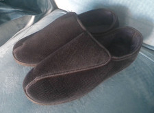 M&S PANTOFOLE UOMO BLU NAVY VELLUTO PELUCHE CALDE FACILI DA CHIUDERE UK 8 OTTIME CONDIZIONI