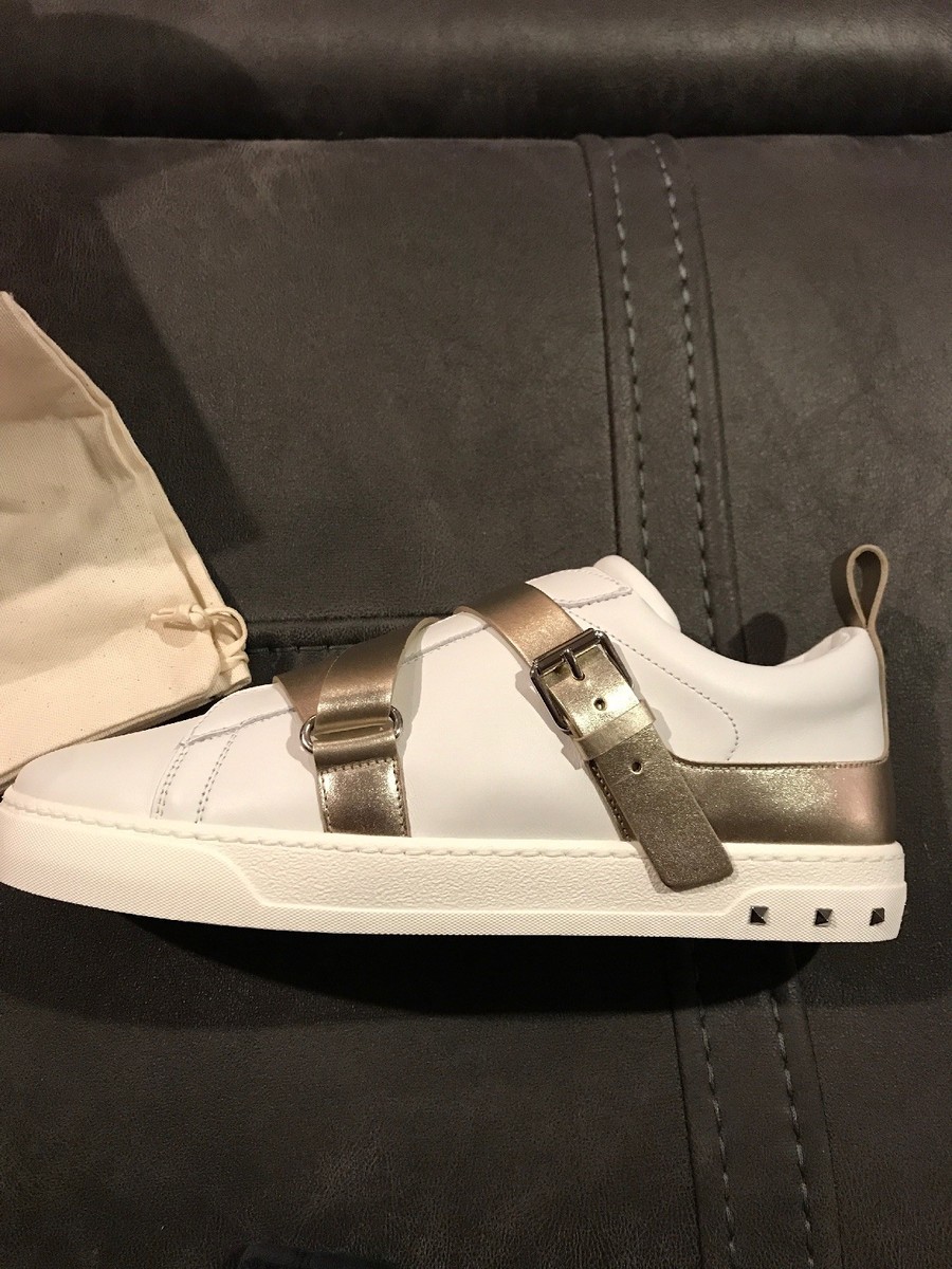 NEW VALENTINO GARAVANI WOMEN ROCKSTUD V-PUNK STRAP GOLD NEW VALENTINO GARAVANI WOMEN ROCKSTUD V-PUNK STRAP GOLD
