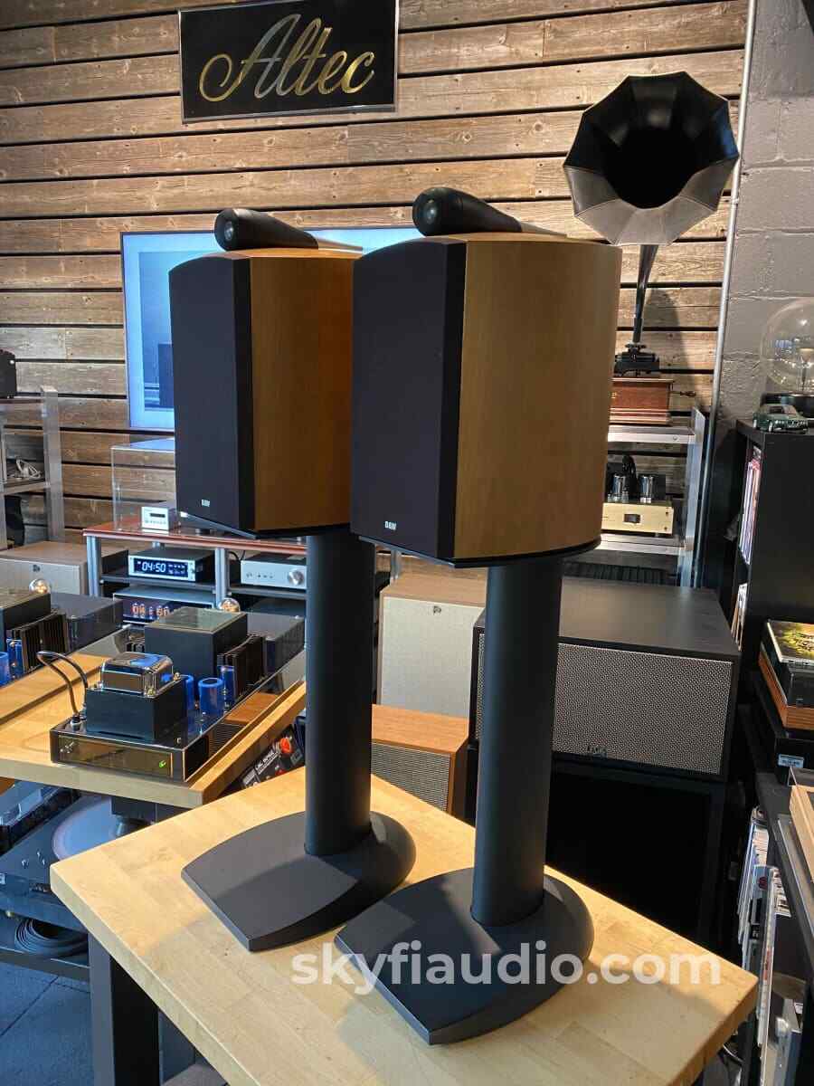 Bowers & Wilkins Nautilus 805 Speakers - Reconditioned