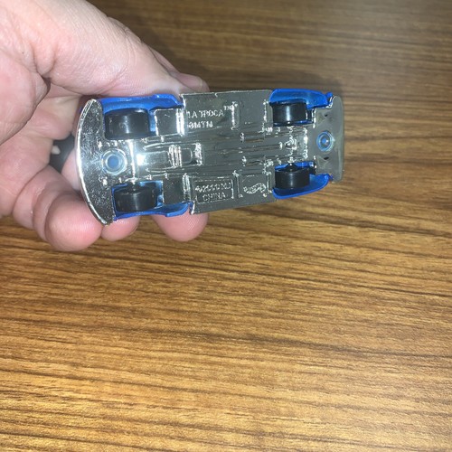 Hot Wheels La Troca Chevy Lowrider bambino blu scamosciato cemento cruiser 2000. Sciolto - Foto 13 di 13