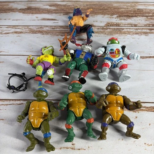 Vintage - Teenage Mutant Ninja Turtles  Characters -  A Lot of Six figures.