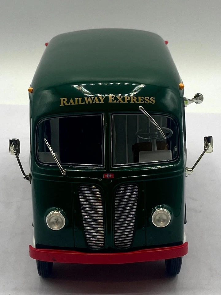 Литой международный фургон метро First Gear Railway Express Agency масштаб 1:25 - Изображение 2 из 4