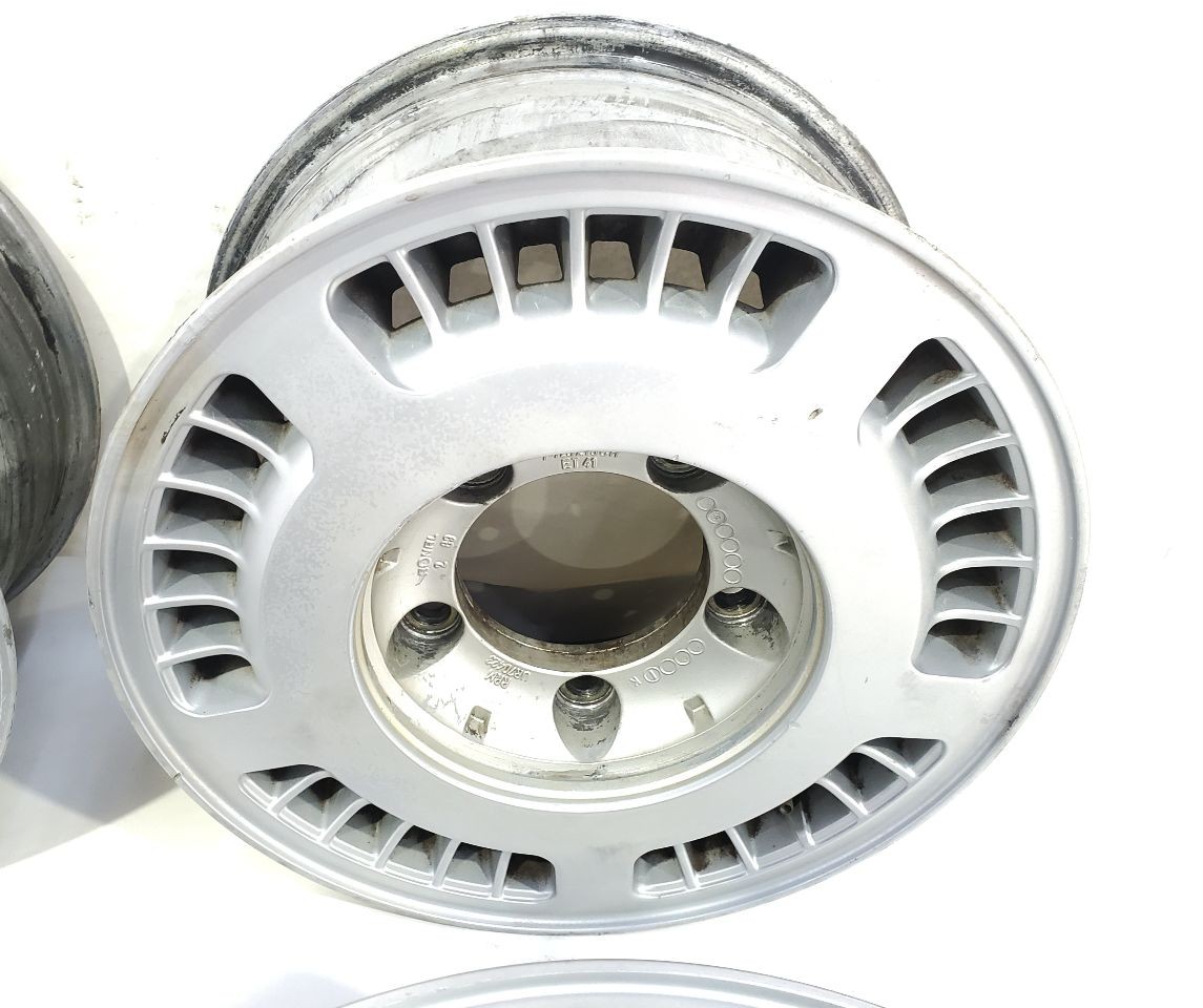 Used Wheel fits: 1990 Bentley TURBO R Grade A