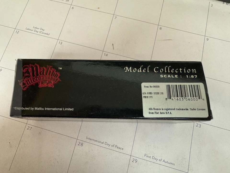 MALIBU INTERNATIONAL ALFA ROMEO SPIDER 1300 JUNIOR 1970 W/CARAVAN 1:87  - Image 3 of 4