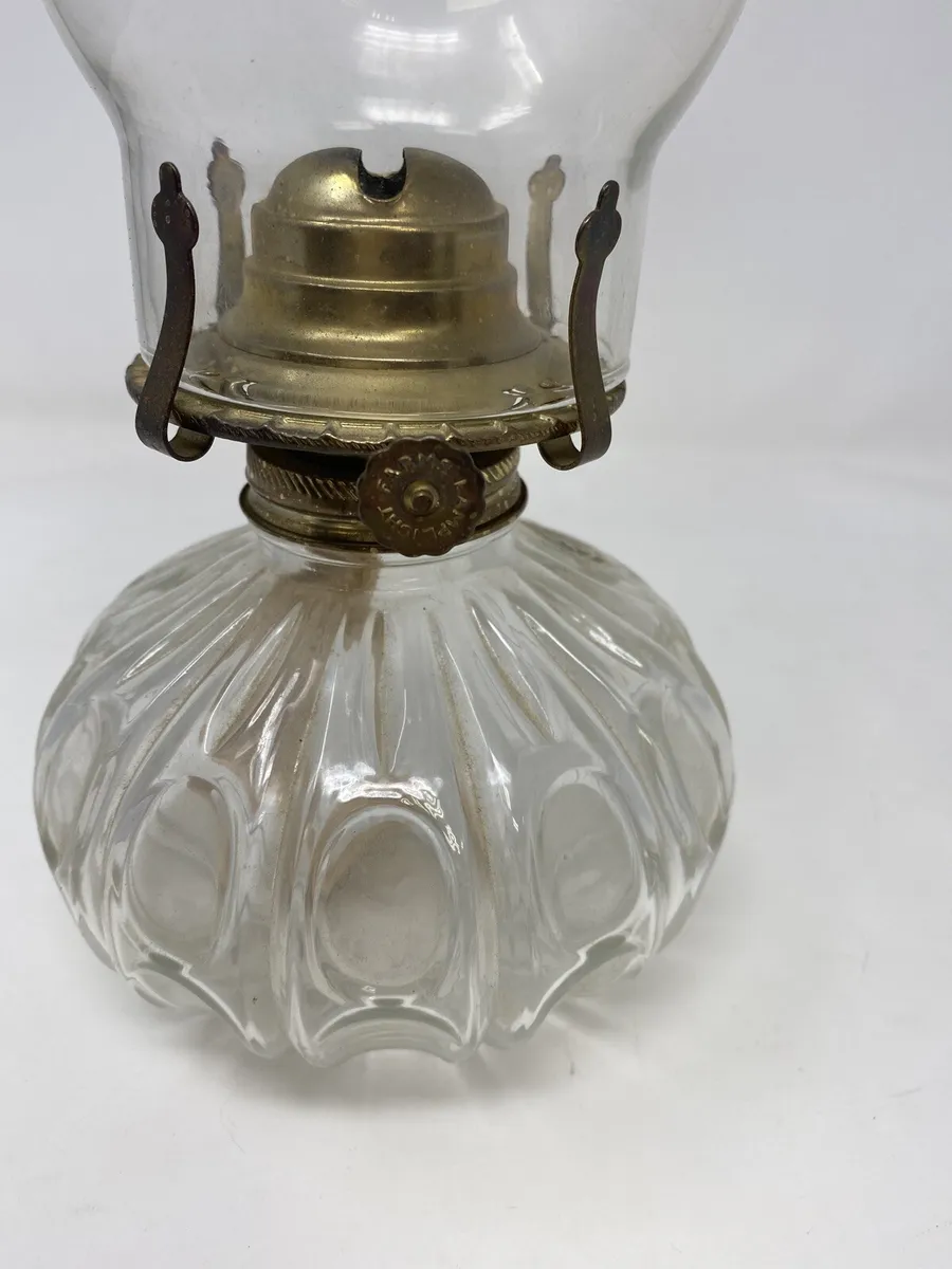 Vintage Lamplight Farms Oil Lamp Made In Austria Good Conditin